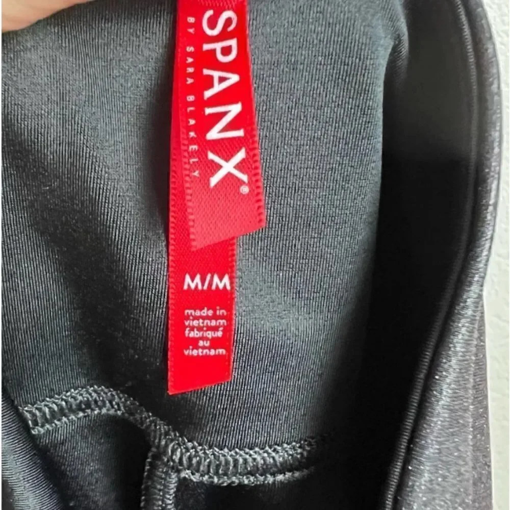 SPANX Shorts Faux Leather Shimmer Metallic Bike Shapes Lifts Very Black Size M